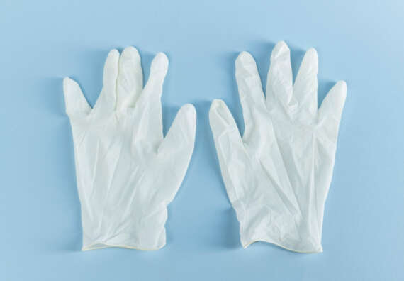 ถุงมือใช้แล้วทิ้ง disposable gloves
