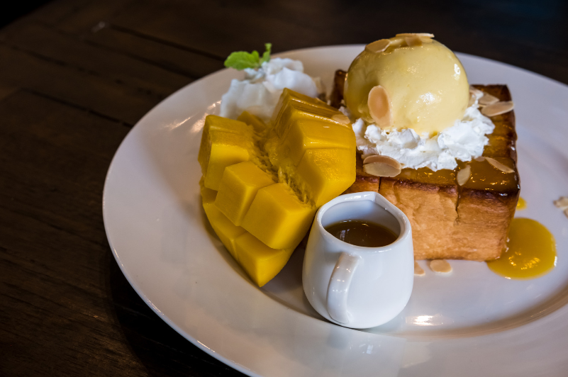 ข้าวเหนียวมะม่วงโทสต์