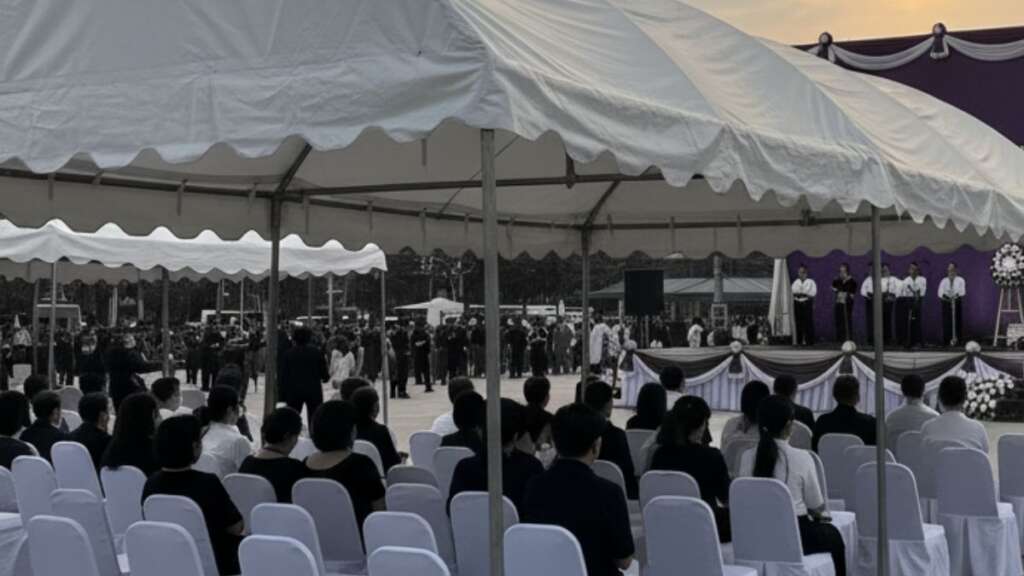 queen-mother-tribute-tent การจัดสถานที่ไว้อาลัยพระพันปีหลวง เต้นท์