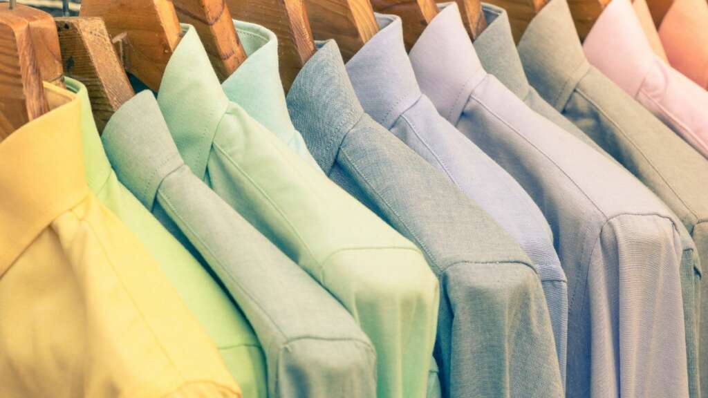 สีเสื้อมงคล 2569 แต่งตัว