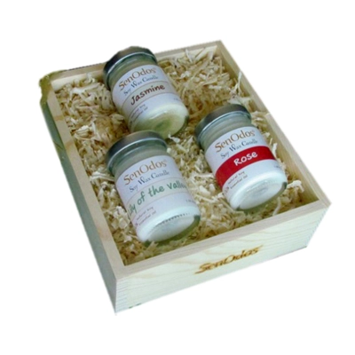 SENODOS ชุดของขวัญเทียนหอมอโรม่า ROMANTIC FLORAL SET 45G X3 (กลิ่นมะลิ,กุหลาบ,ลิลลี่แห่งขุนเขา) บรรจุในกล่องไม้สน