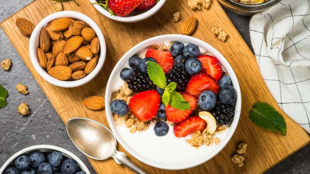 กรีก โย เกิ ร์ ต กินกับอะไร