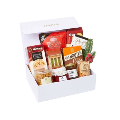 BASKETEER ชุดของขวัญขนมพรีเมียม รุ่น DELECTABLE INDULGENCE GIFT BOX GCC-018 ขนาด 28×20×9 ซม.